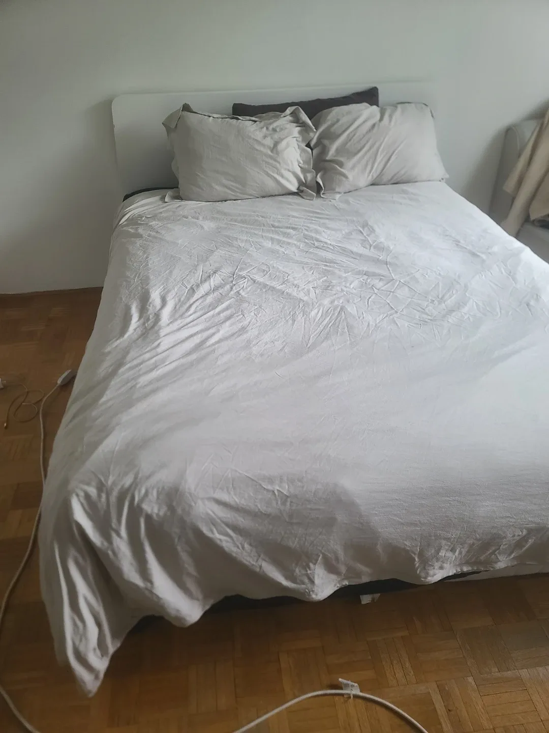 Queen bed image indicator(3)