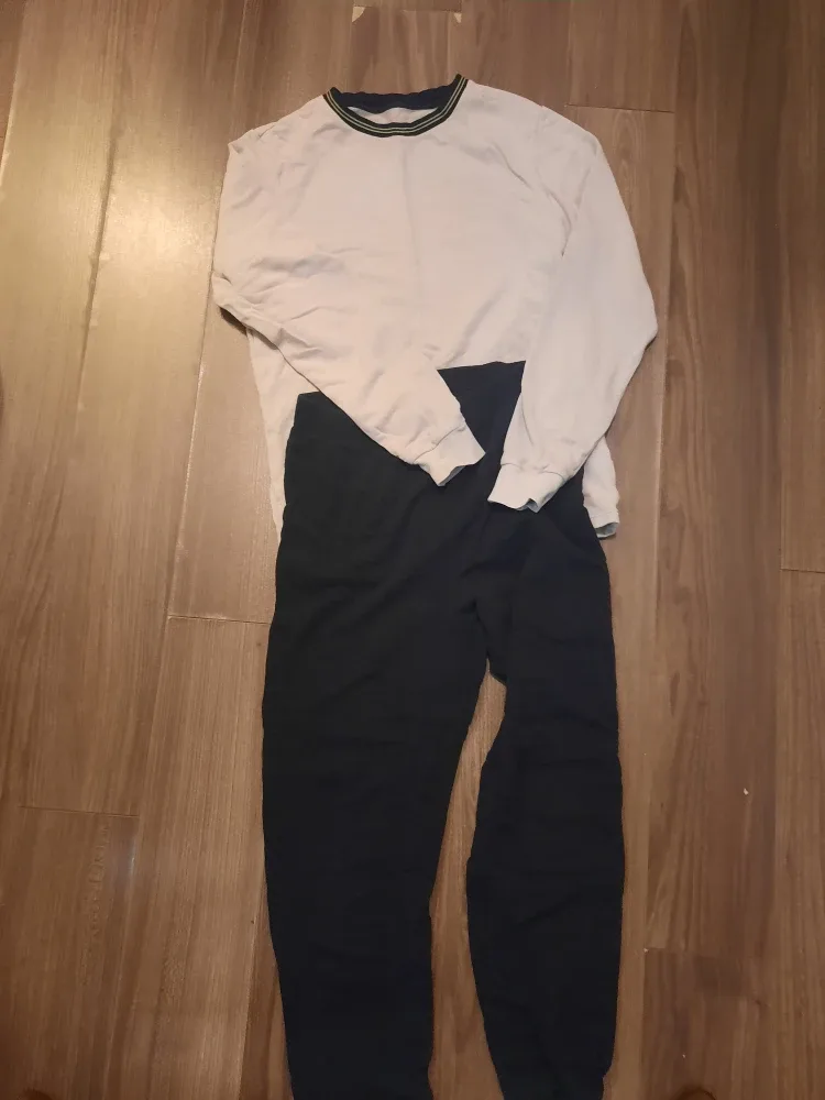 $10 Uniqlo pajama set kids size 14