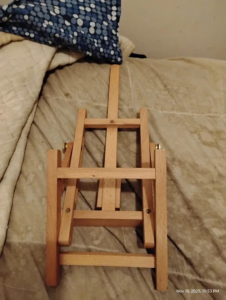 Small Wooden Easel image indicator(2)