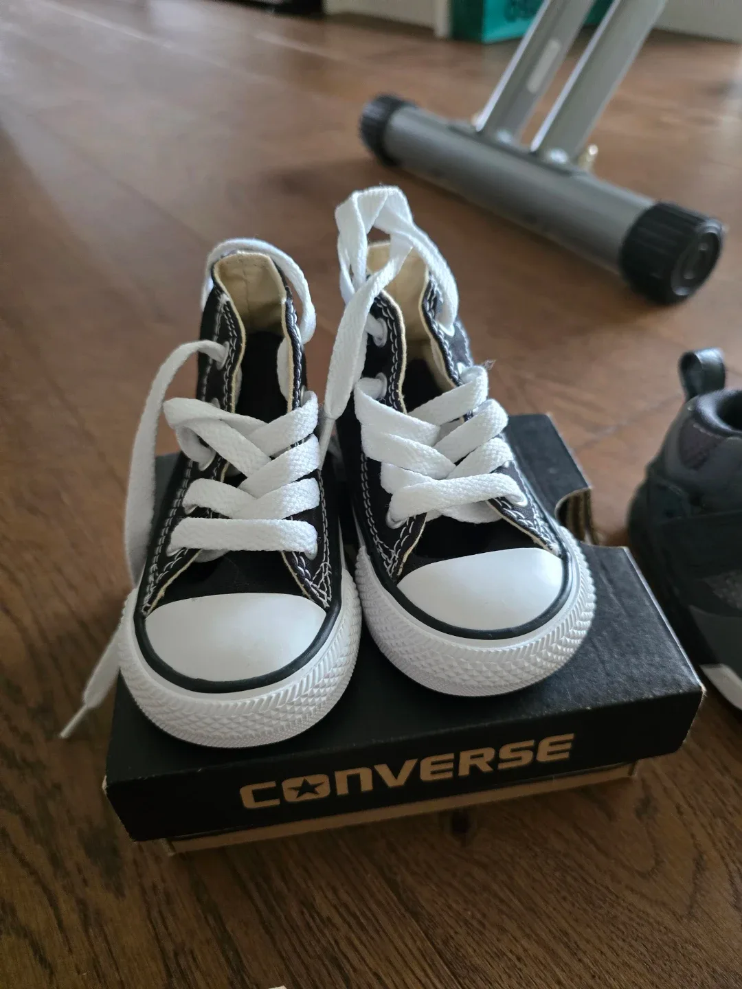 [BRAND NEW] Baby Shoes - Gap, Converse, Jordan image indicator(5)