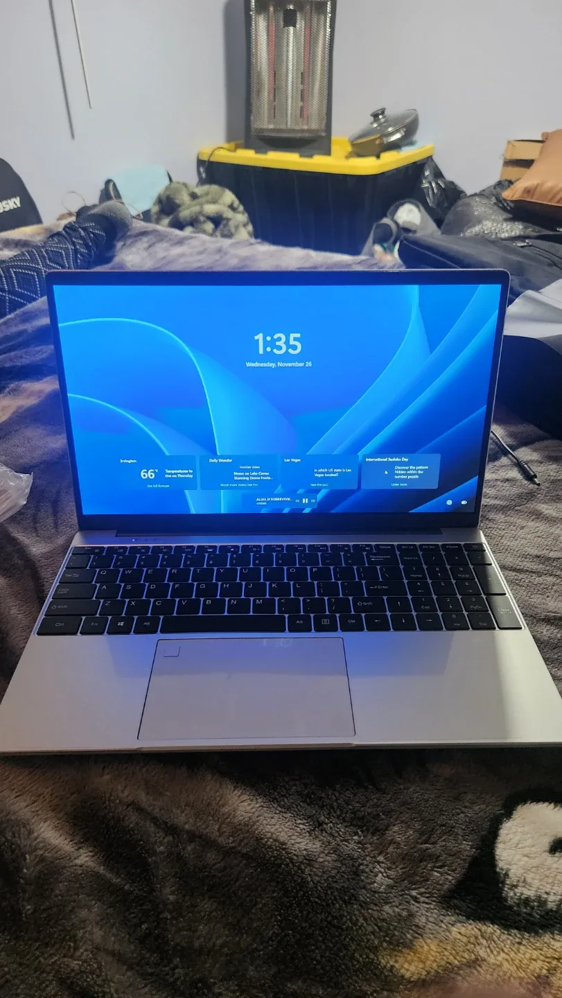 Silver Intel Laptop image indicator(2)