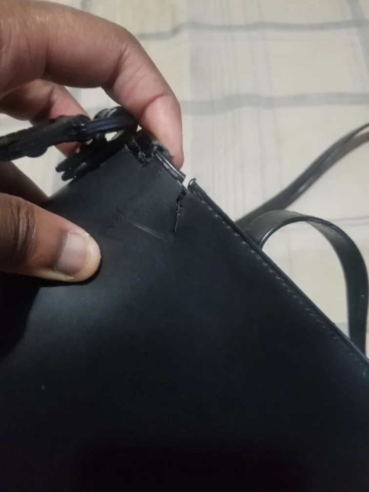 Bolsa Joile Black Leather Shoulder Bag image indicator(4)