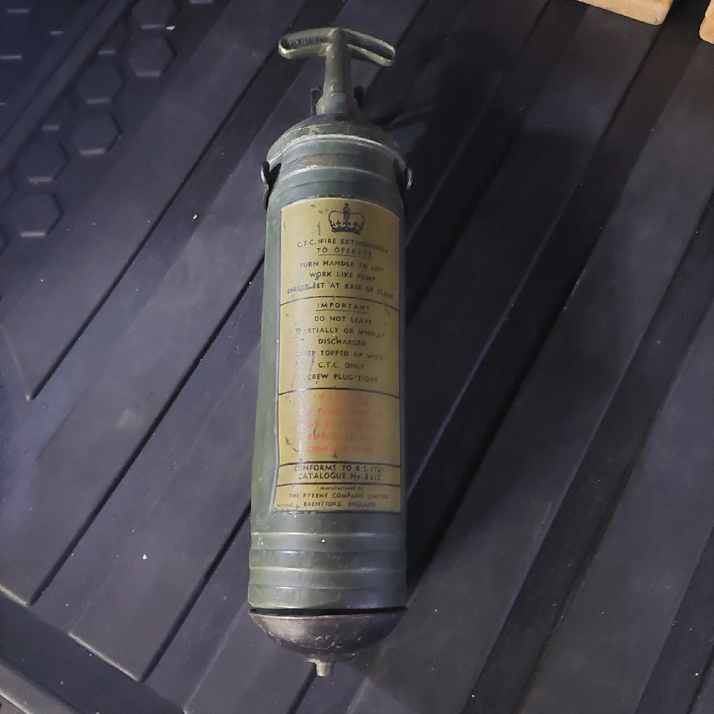 Vintage Fyrent C.T.C Fire Extinguisher image indicator(2)