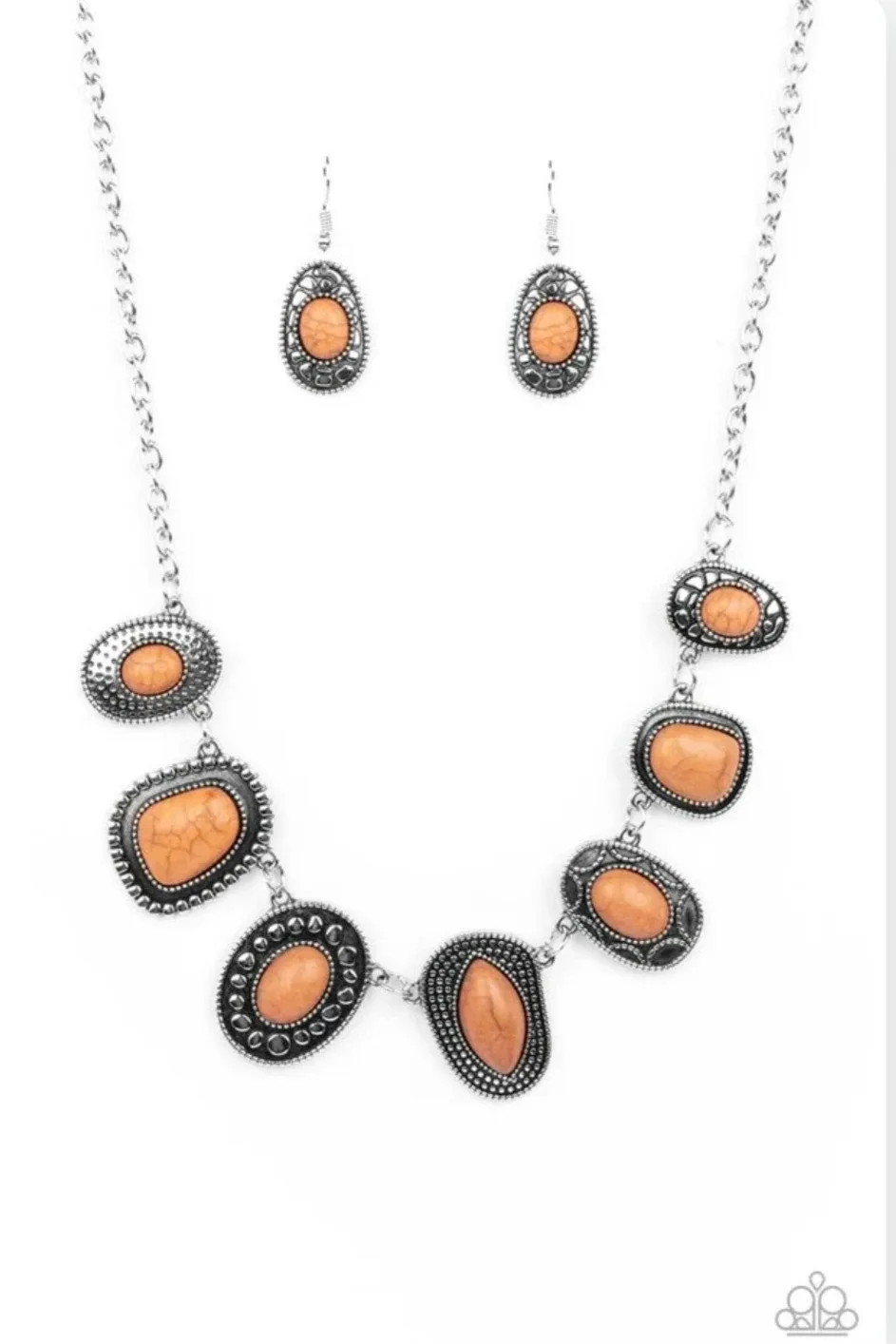 Paparazzi Jewelry Set - Necklace, Bracelet, Earrings image indicator(4)