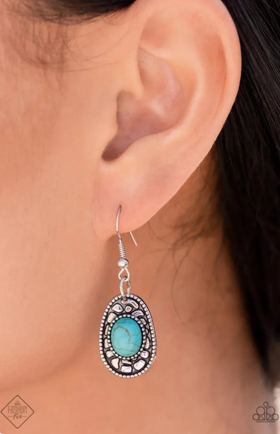 Paparazzi Jewelry Set - Necklace, Bracelet, Earrings image indicator(9)