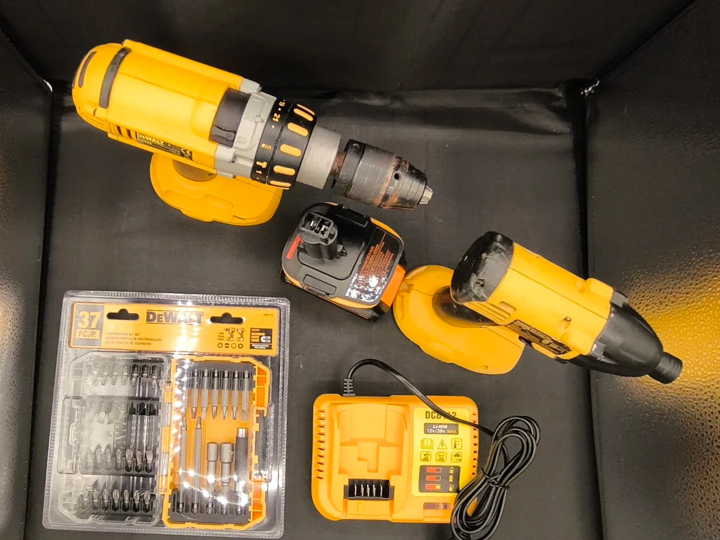 DeWalt Drill, Impact Driver, Battery, Charger & Bit Set image indicator(4)