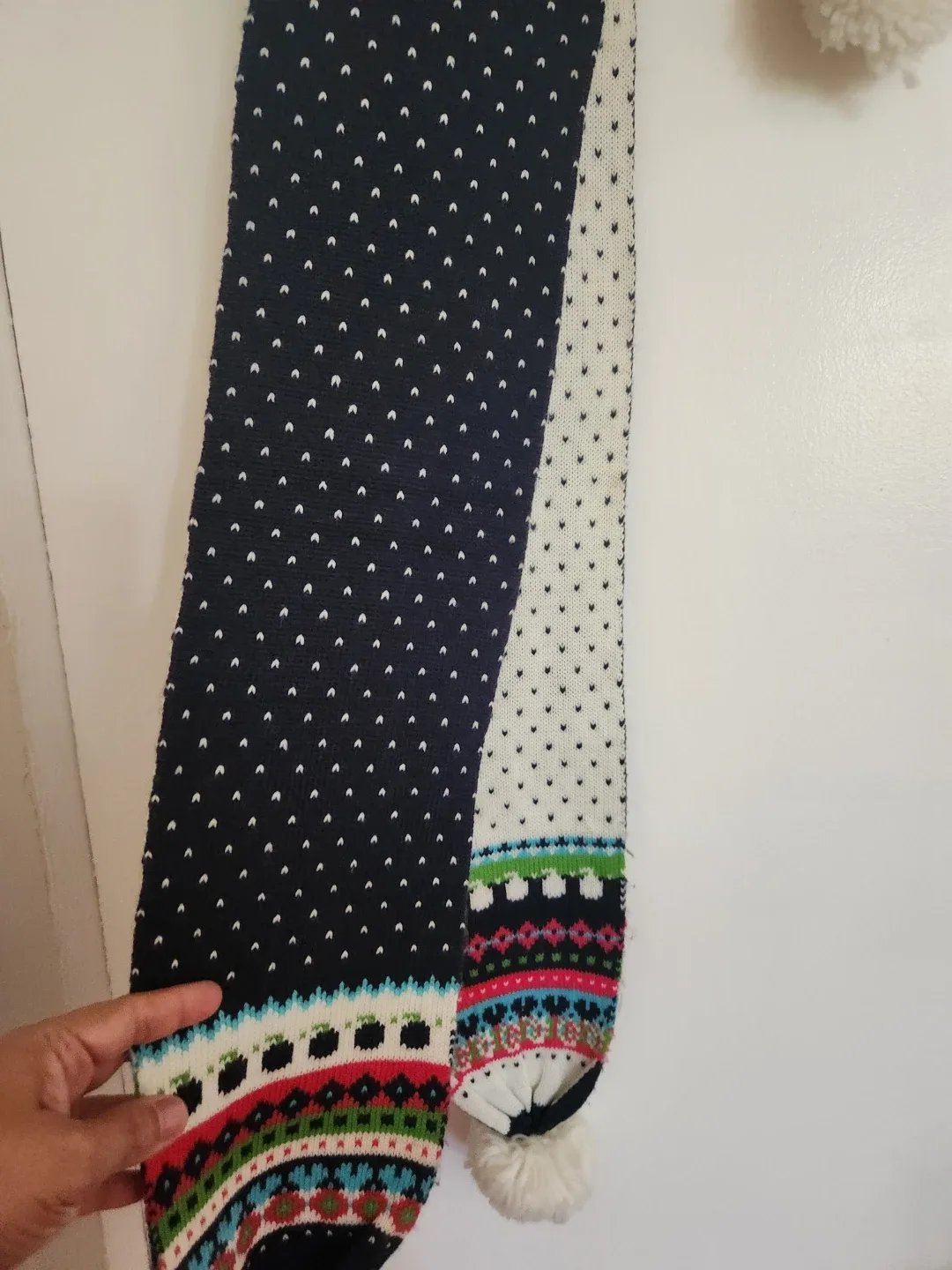 Hat and Scarf Set image indicator(2)