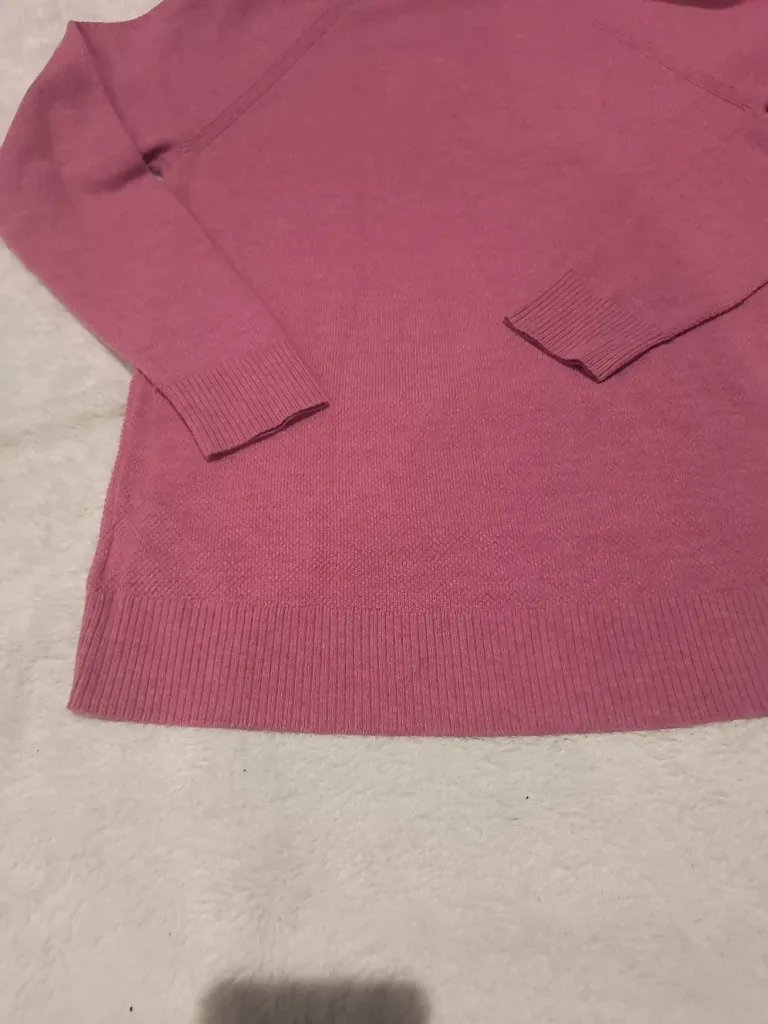 GAP Pink V-Neck Sweater - Size S image indicator(7)