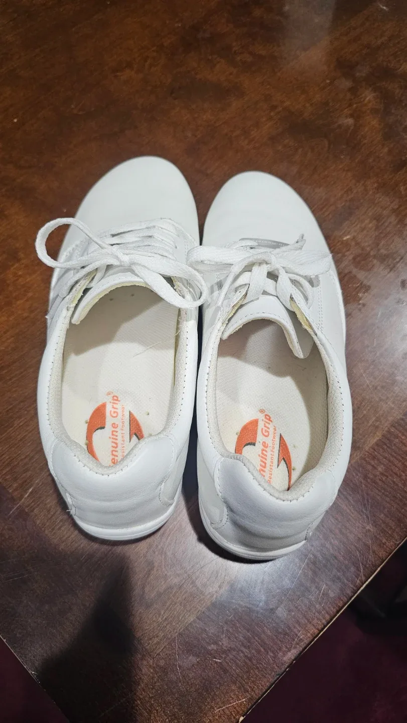 Genuine Grip White Slip-Resistant Shoes image indicator(2)