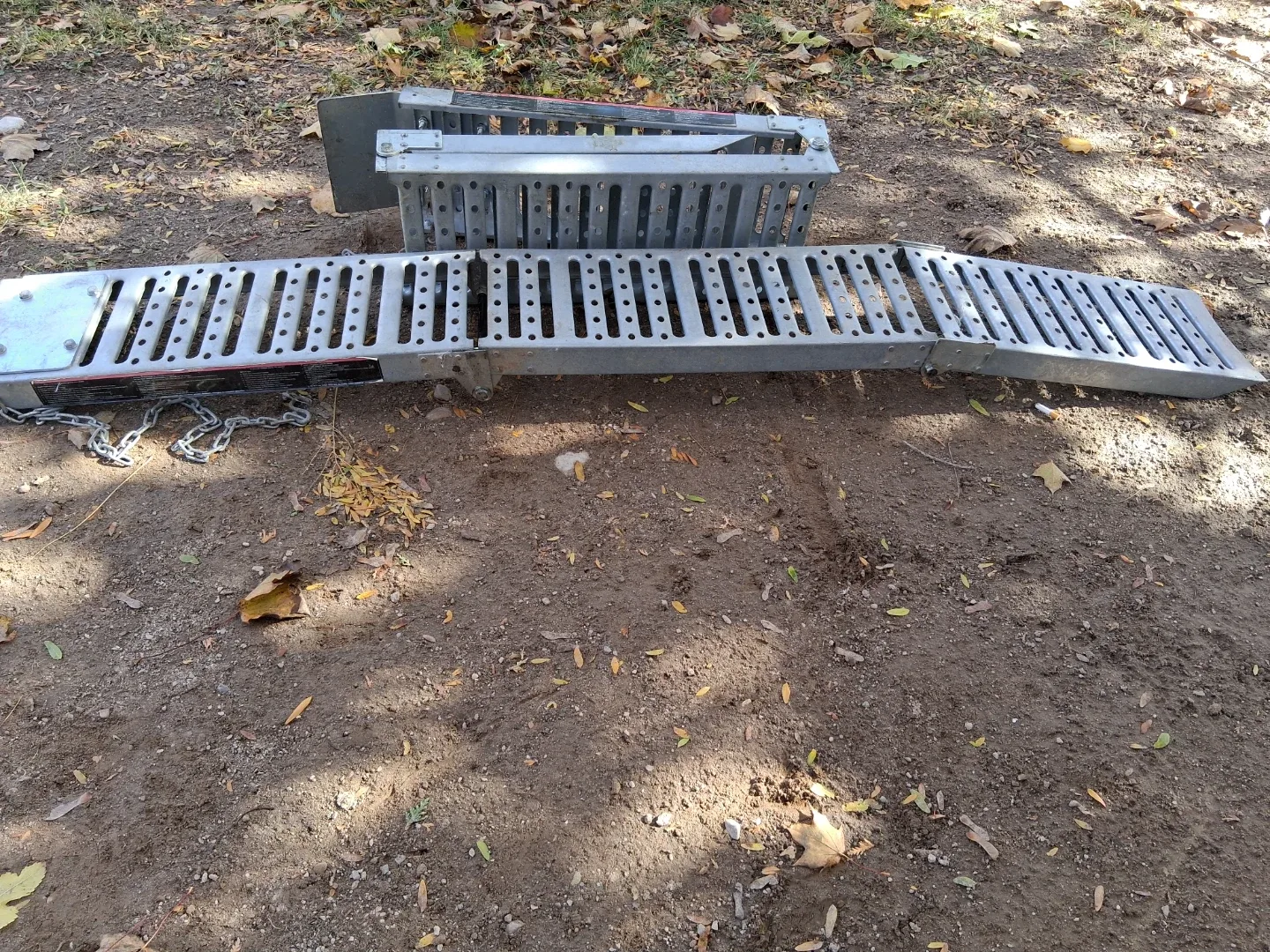 Folding steel Ramps image indicator(4)