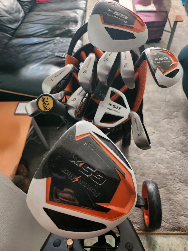 PowerBilt Golf Club Set! W/many accessories.
