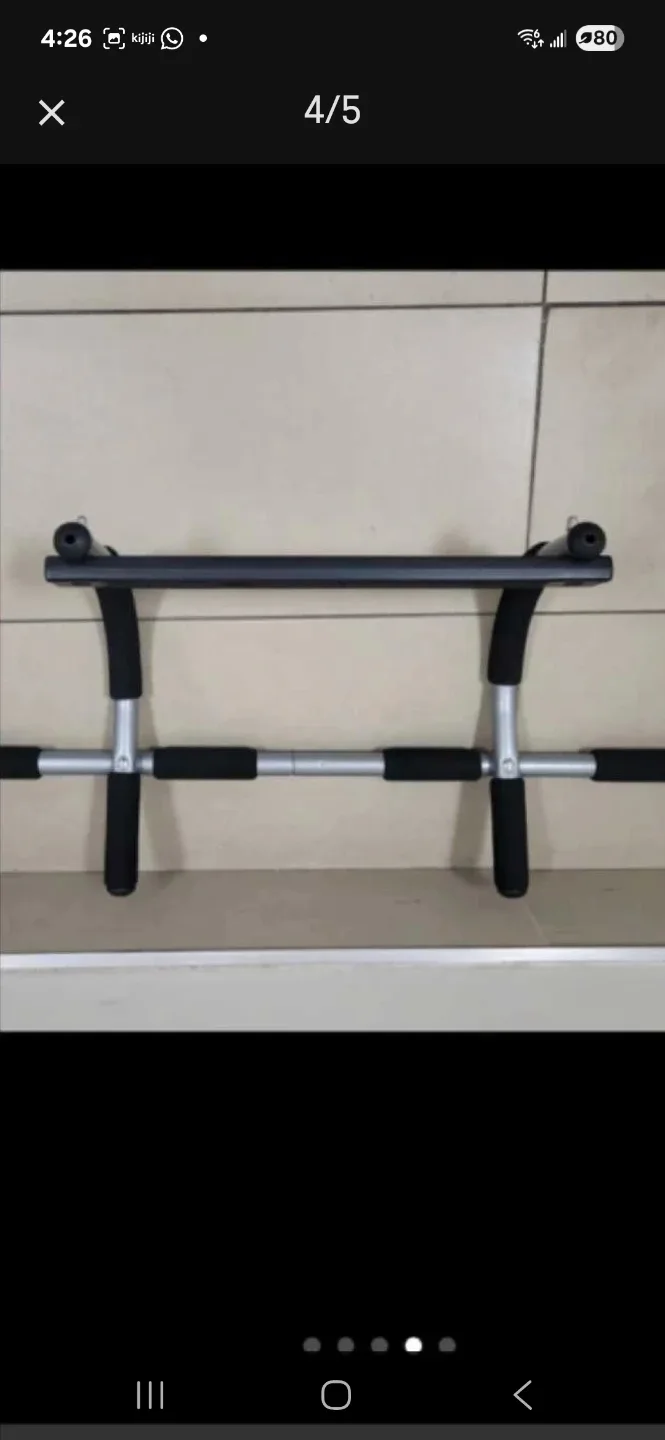 Exercising Gym Pro Fix Total Upper Body Workout Bar image indicator(4)