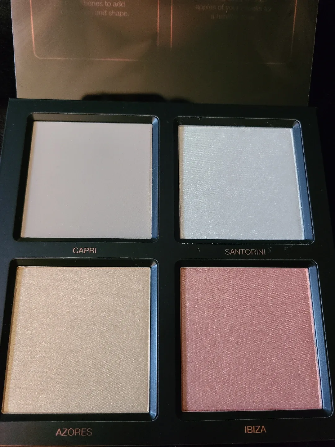 Huda Beauty 3D Highlighter Palette thumbnail