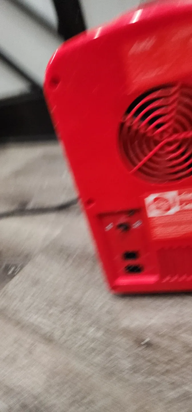 Coca-Cola Mini Fridge by Koolatron image indicator(4)