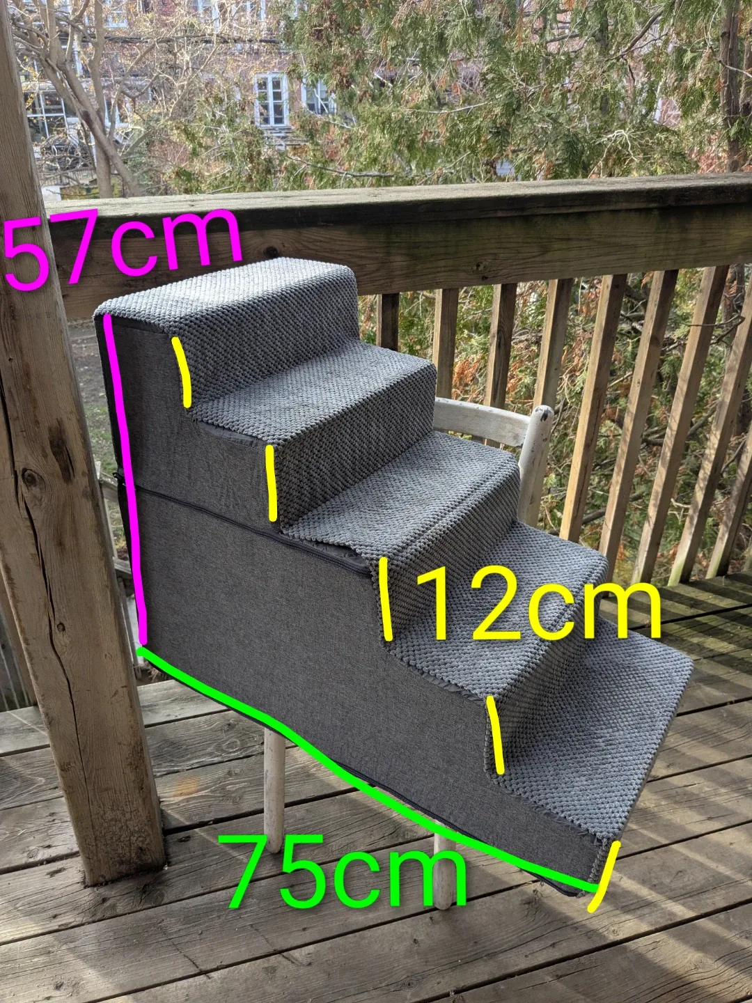 Pet stairs / steps (great condition) image indicator(4)