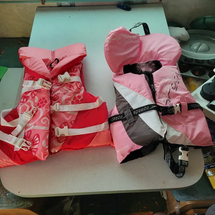 Speedo Youth Life Jackets (2)