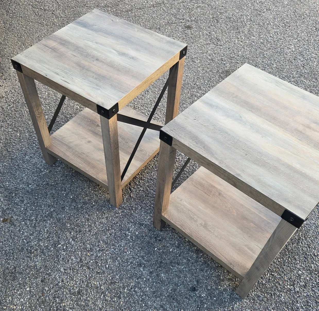 Set of 2 End Tables image indicator(2)