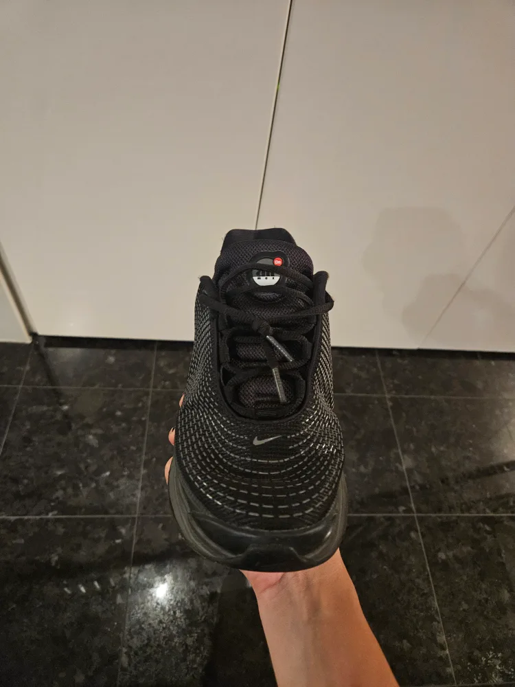 Nike Air Max Genome Black Sneakers image indicator(2)