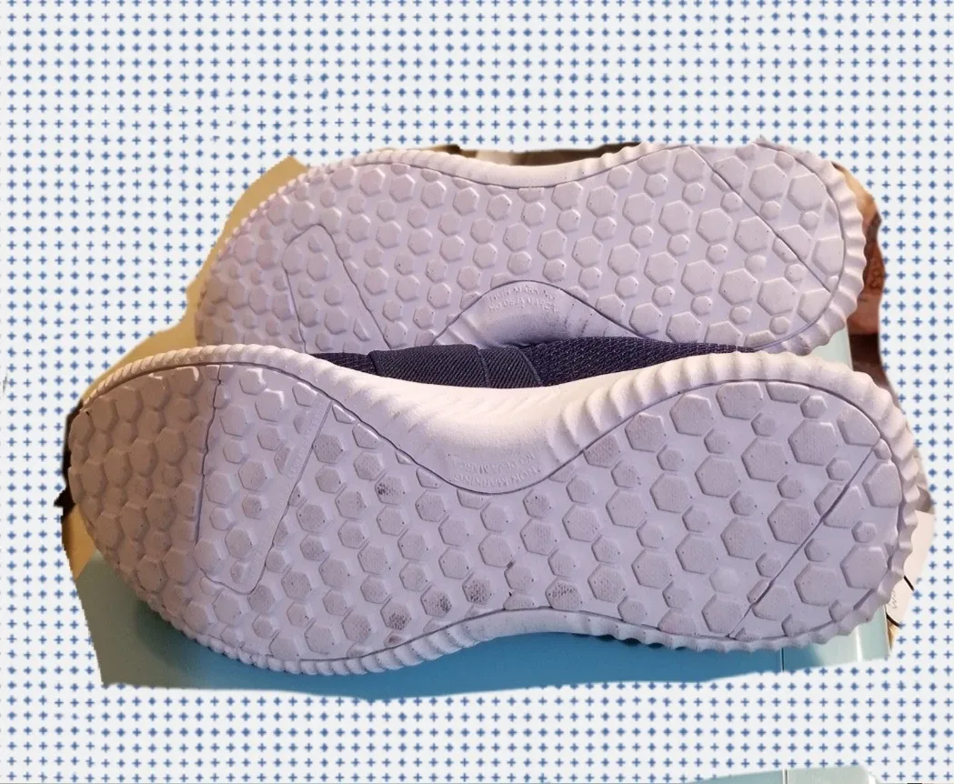 NWT Women's Memory Foam Walking Shoes image indicator(3)