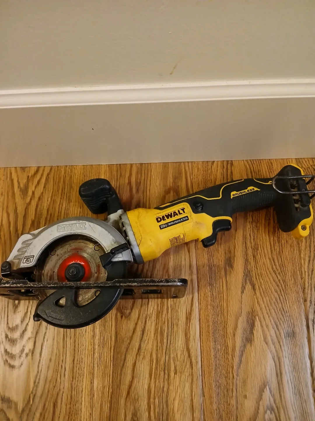Dewalt 20V Brushless Circular Saw