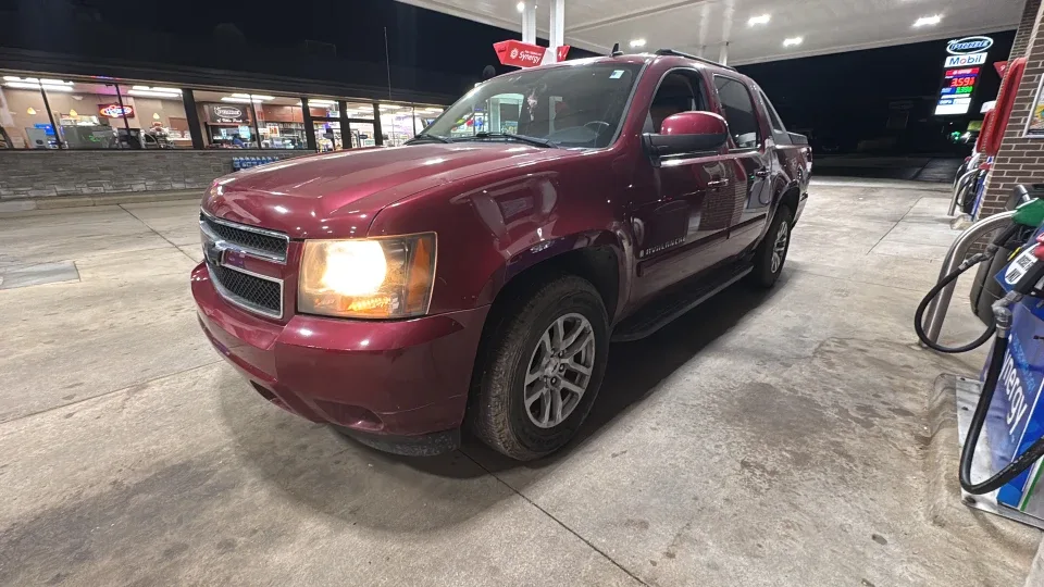 *2007 CHEVY AVALANCHE LTZ* RUNS AND DRIVES GREAT.