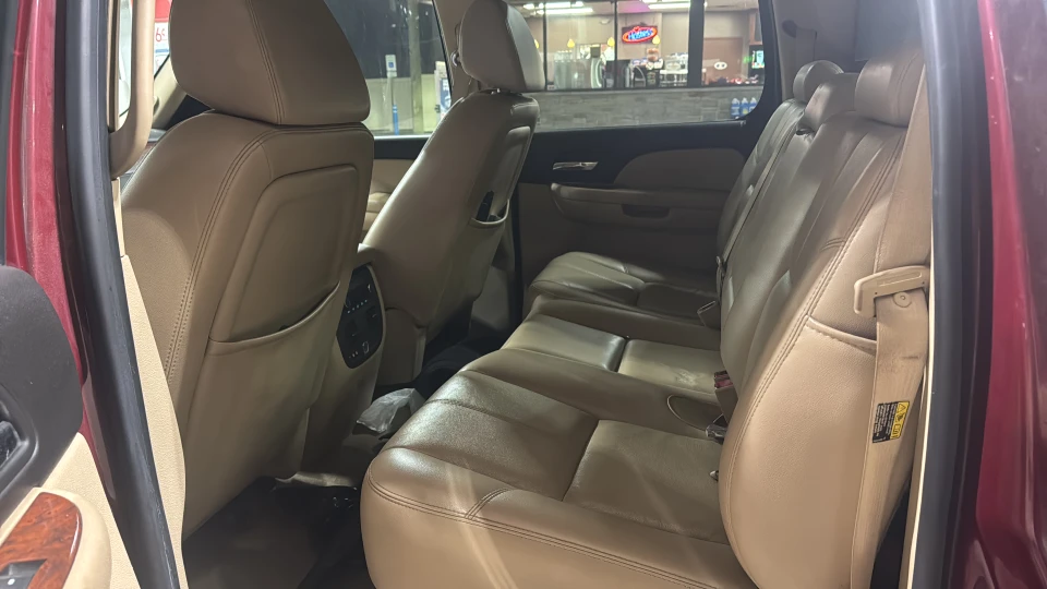 *2007 CHEVY AVALANCHE LTZ* RUNS AND DRIVES GREAT. - photo 5
