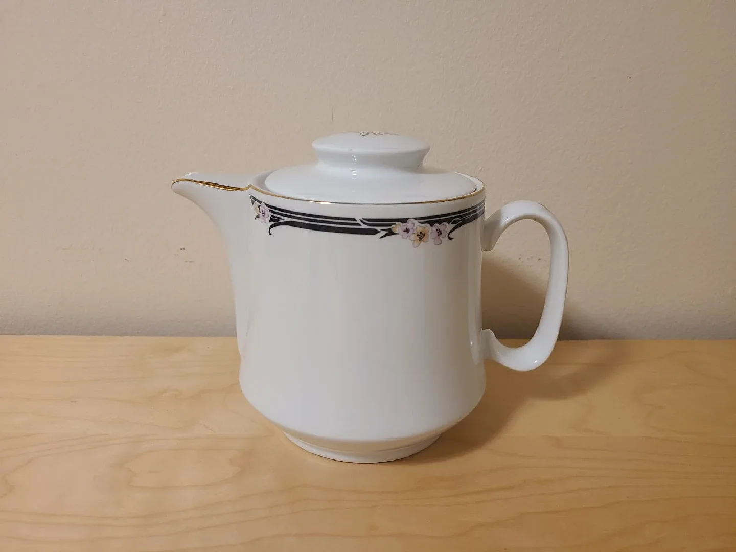 Fine China Teapot 🥕 thumbnail