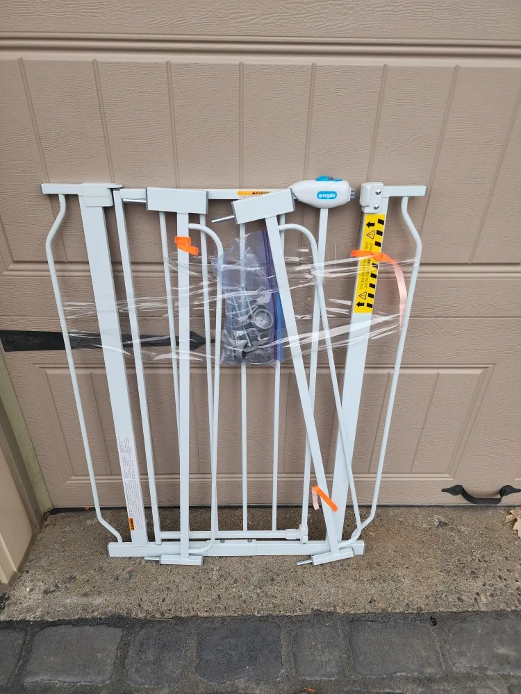 Regalo Easy Step Extra Wide Baby Gate