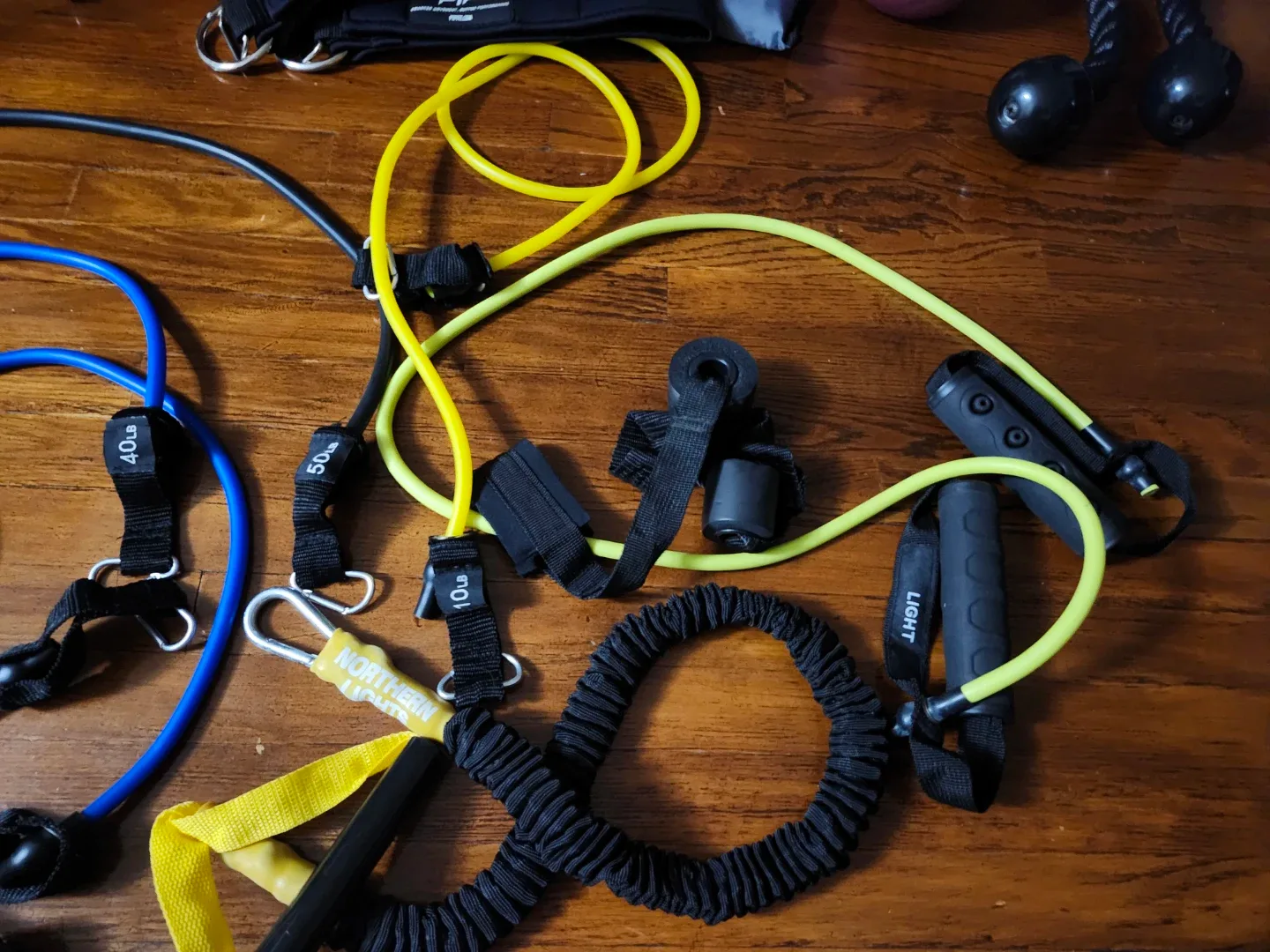 Resistance Bands Set -Excellent Condition image indicator(3)