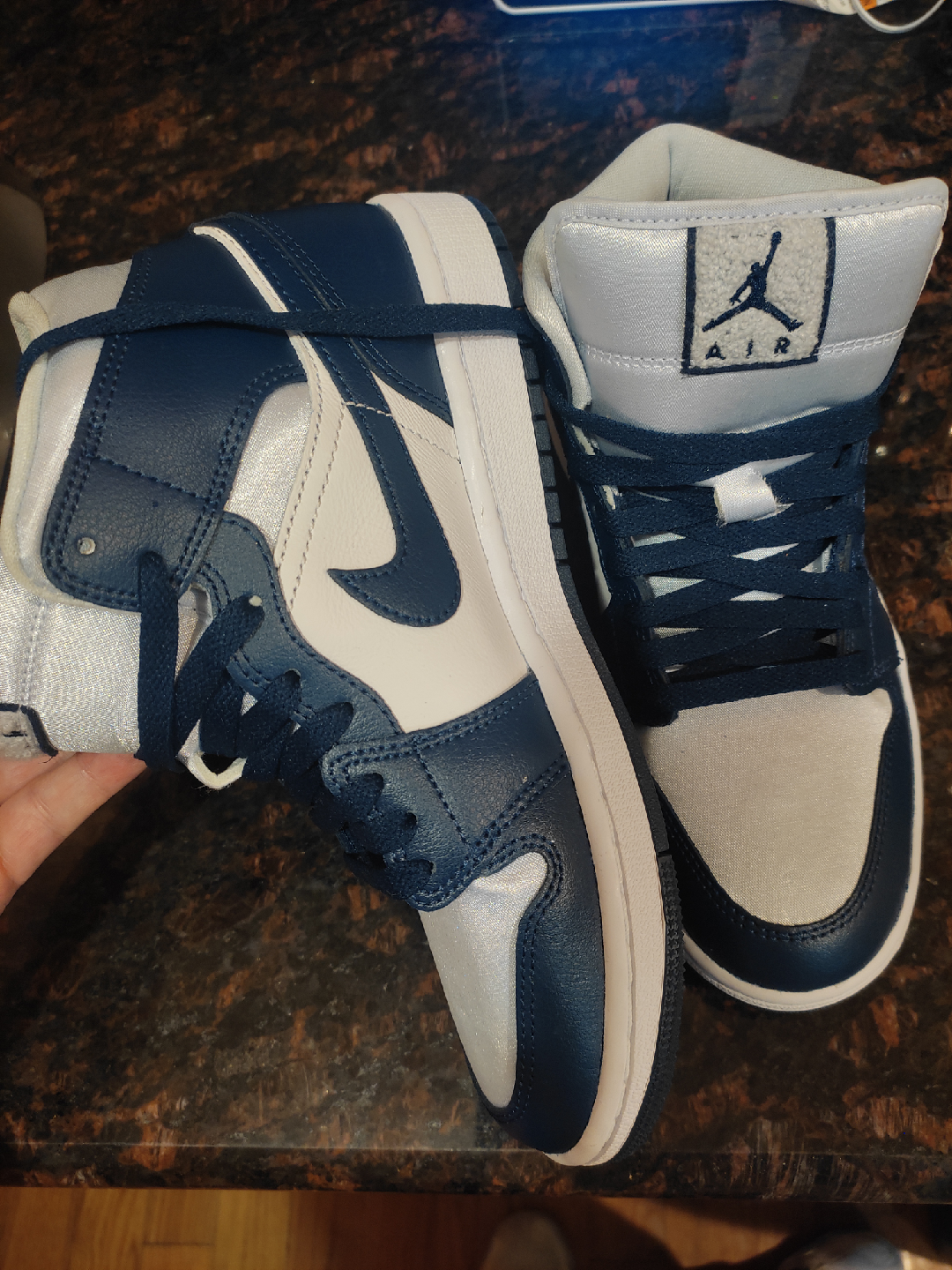 Nike Air Jordan 1 Mid, US 8 - photo 4