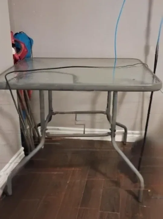 Outdoor Patio w/ Tempered Glass Umbrella Hole