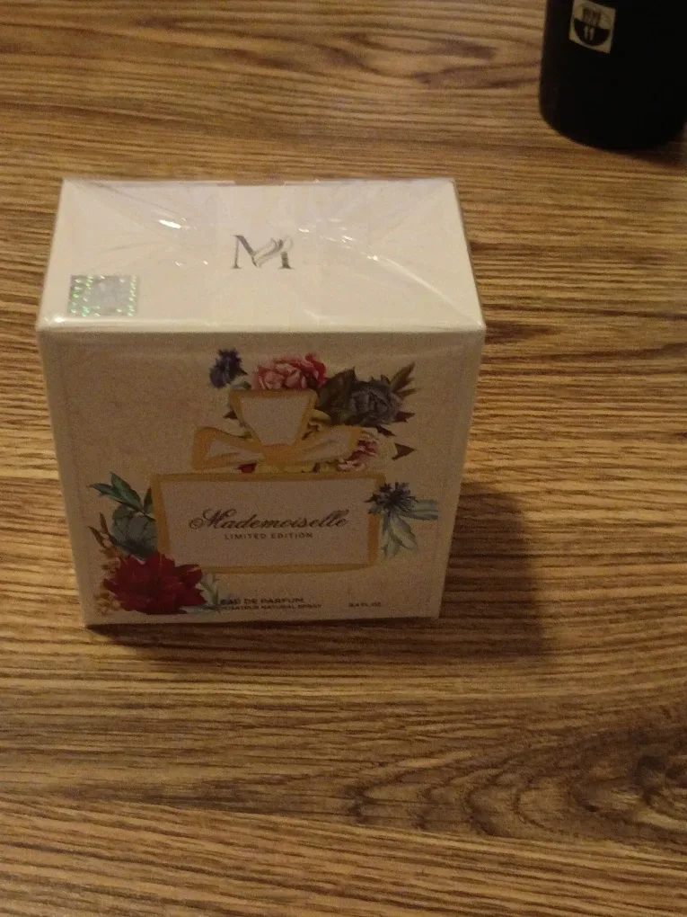 New Mademoiselle Limited Edition Eau de Parfum 3.4 fl oz image indicator(2)