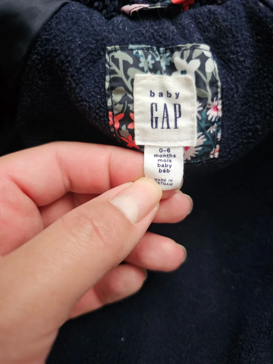 🥕Baby Gap Floral Puffer Jacket (0-6 Months)🥕 image indicator(3)