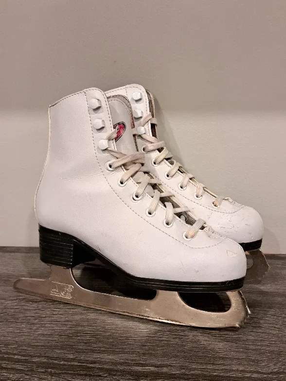 ⛸️ Skates ⛸️ Young Girls / Youth image indicator(2)