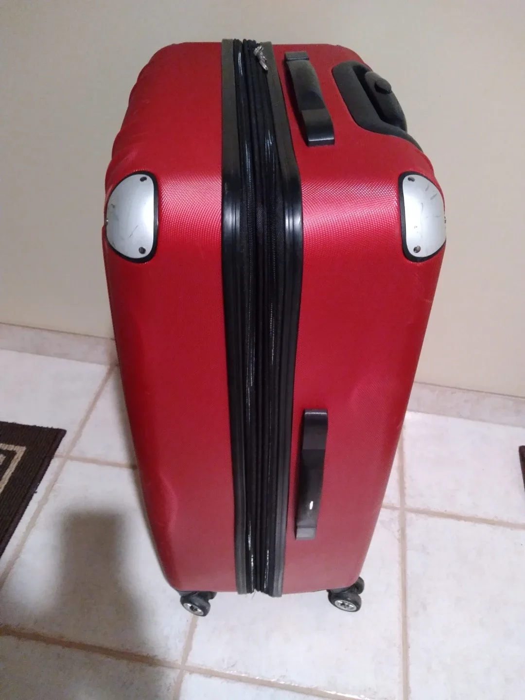 Heys Red Large Luggage image indicator(2)