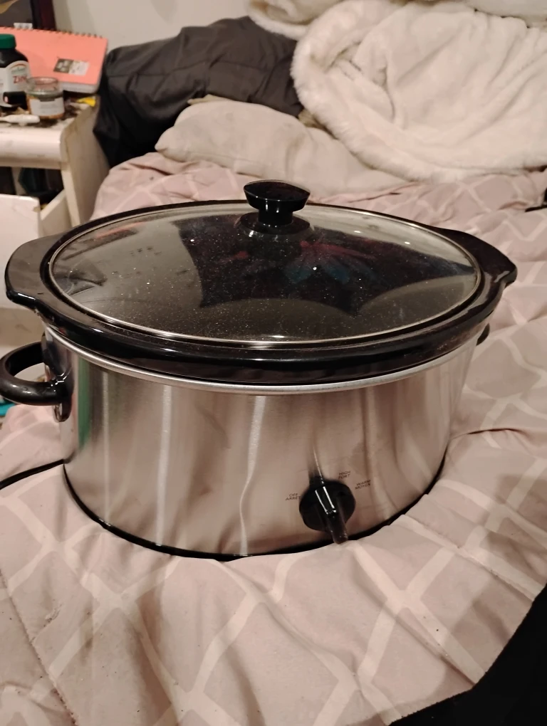Crock Pot Slow Cooker seven quarts