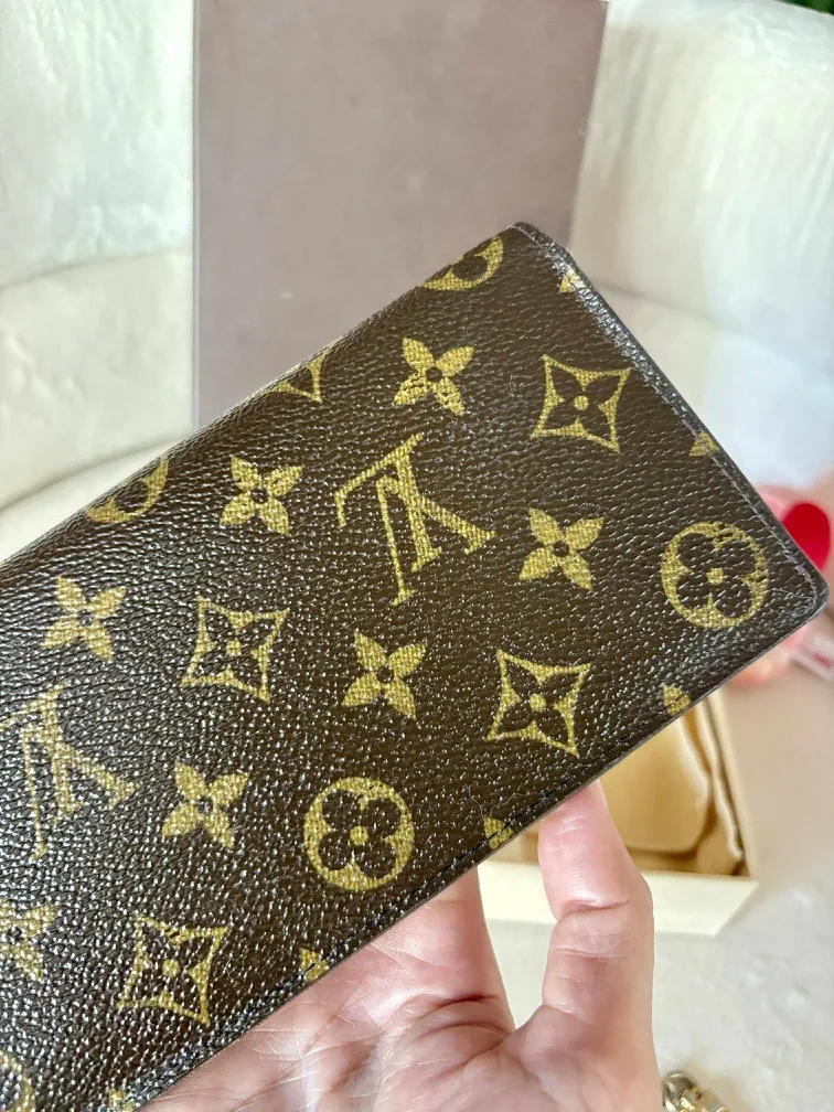 LV Accordion Wallet On Chain 2007 image indicator(4)