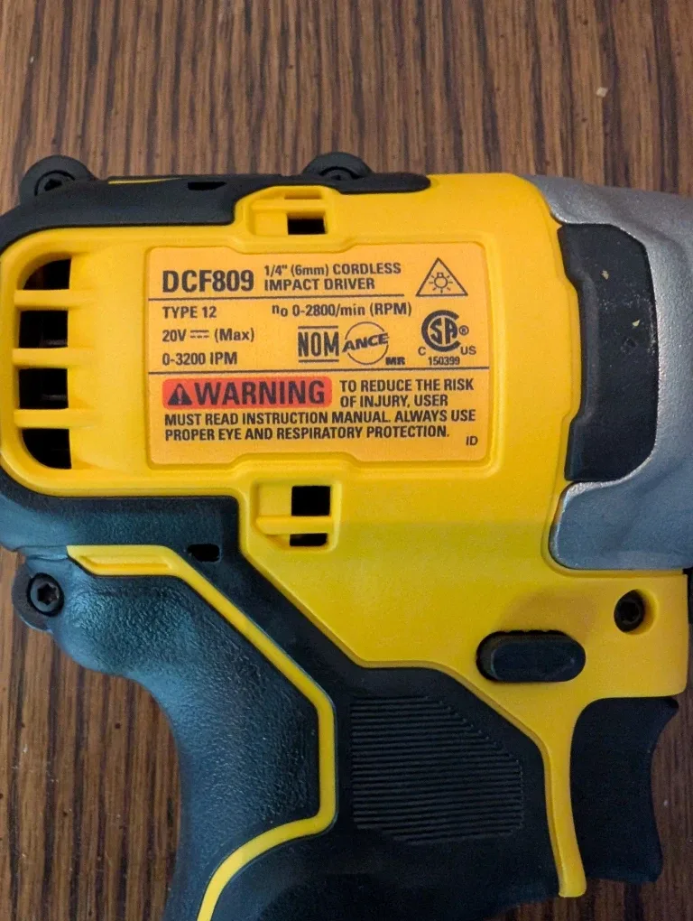 DeWalt 20V Brushless Atomic Compact Impact Driver image indicator(4)