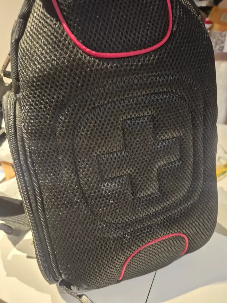 Swiss Gear Camera Bag - Black & Red image indicator(8)