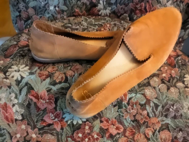 UGG Tan Leather Ballet Flats image indicator(2)