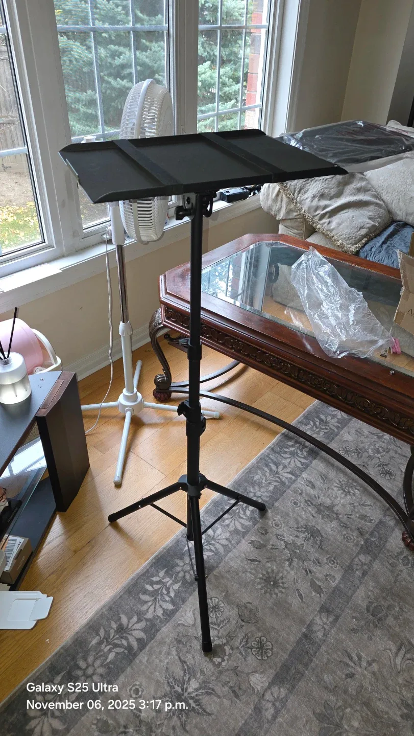 Adjustable Laptop Stand - Great Condition! image indicator(2)