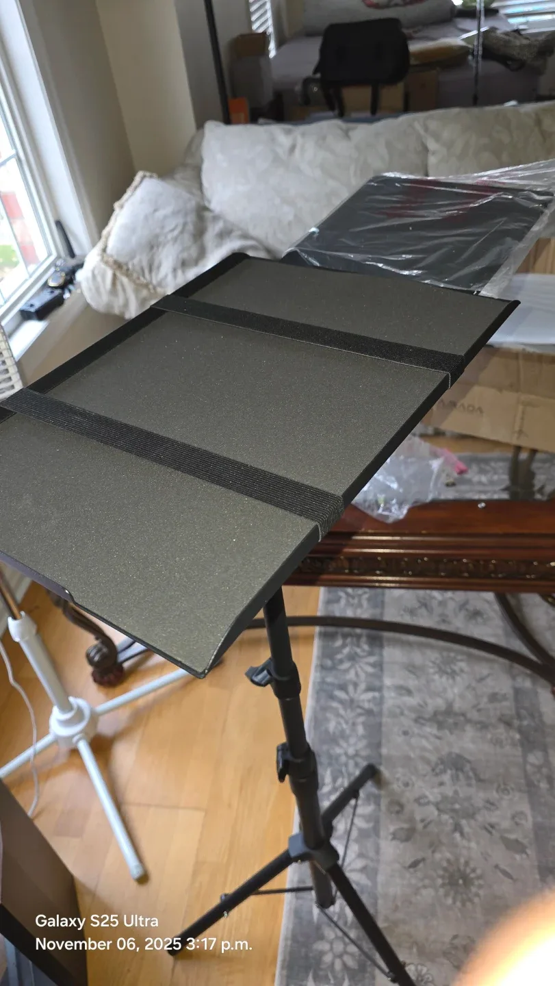 Adjustable Laptop Stand - Great Condition! image indicator(3)