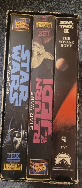 Star Wars Trilogy & Star Trek IV VHS Tapes image indicator(2)