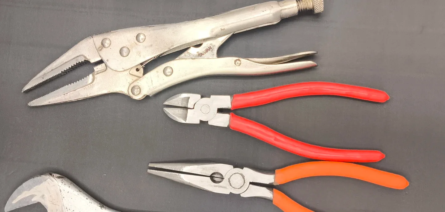 Assorted Hand Tools image indicator(4)