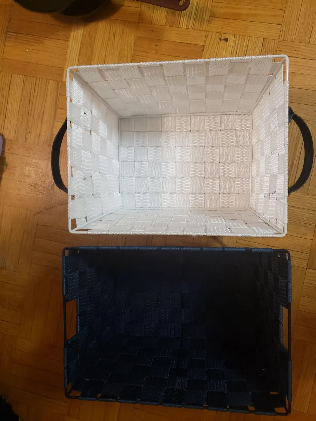 Woven Storage Baskets - White & Navy 🥕