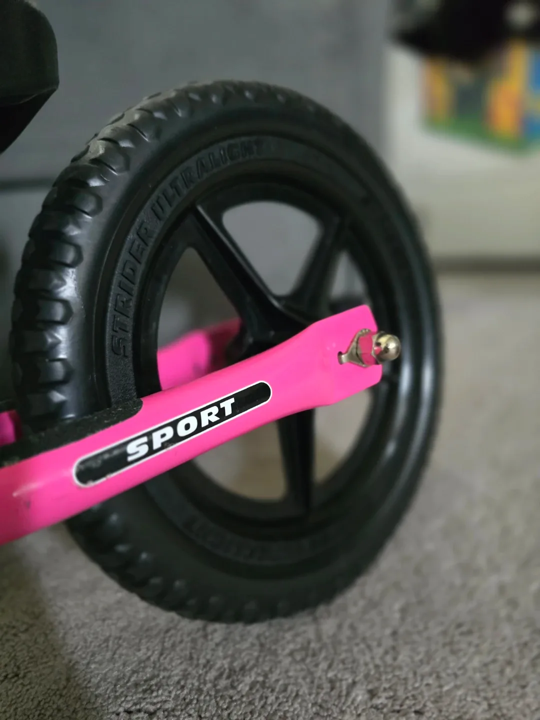 Strider Sport Balance Bike - Pink image indicator(2)