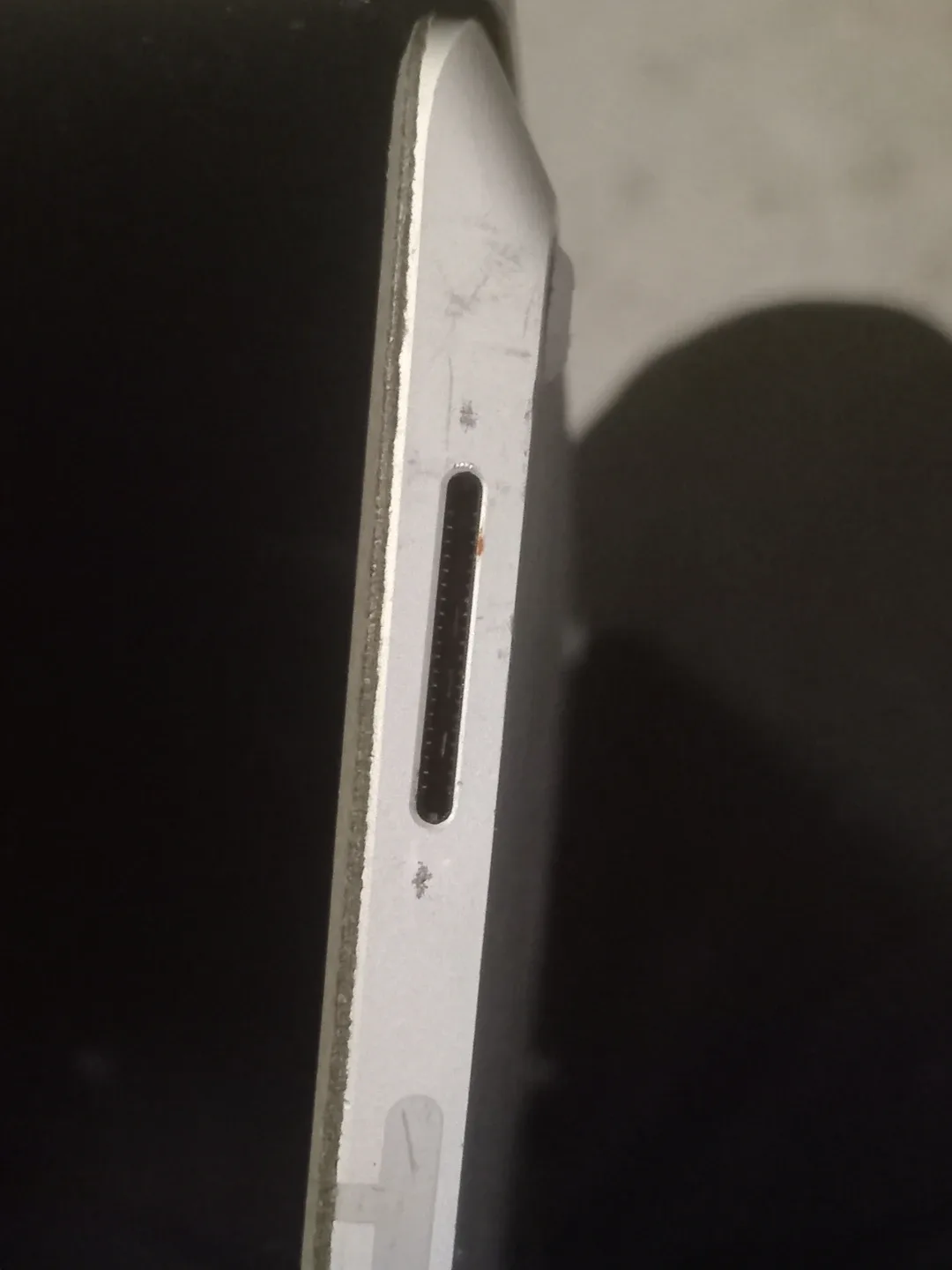 Microsoft Surface Laptop 1769 image indicator(4)