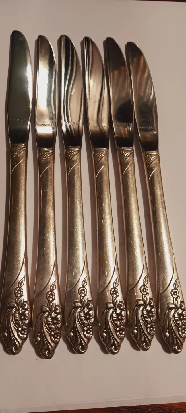 Set of 6 Beautiful Silver Plated Knives thumbnail