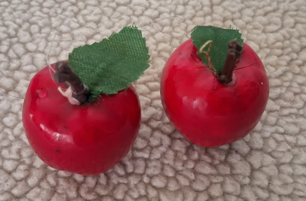 Apple Christmas Tree Ornaments image indicator(4)