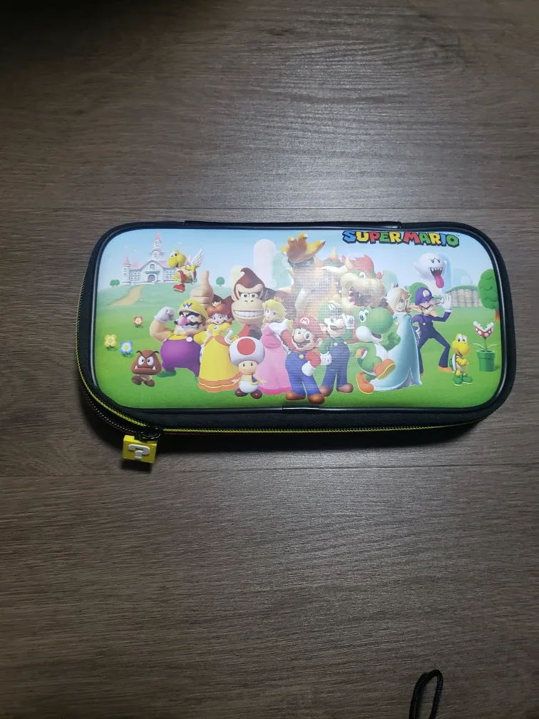 Nintendo Switch Console with 2 games image indicator(4)